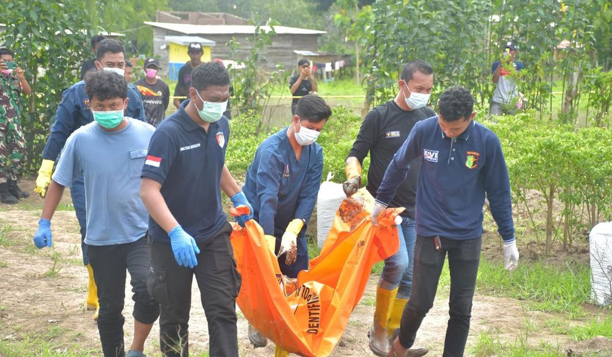Tragedi Mengerikan di Bulukumba! Petani Tewas di Tangan Anak Kandung dan Tetangga Sendiri Tragedi Mengerikan di Bulukumba! Petani Tewas di Tangan Anak Kandung dan Tetangga Sendiri